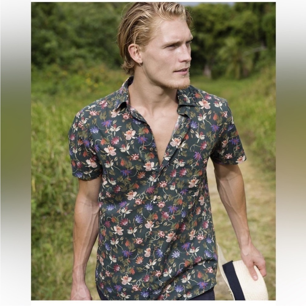 Rodd & Gunn Sports Fit Lightweight Cotton Floral Short Sleeve Shirt. Size XL.